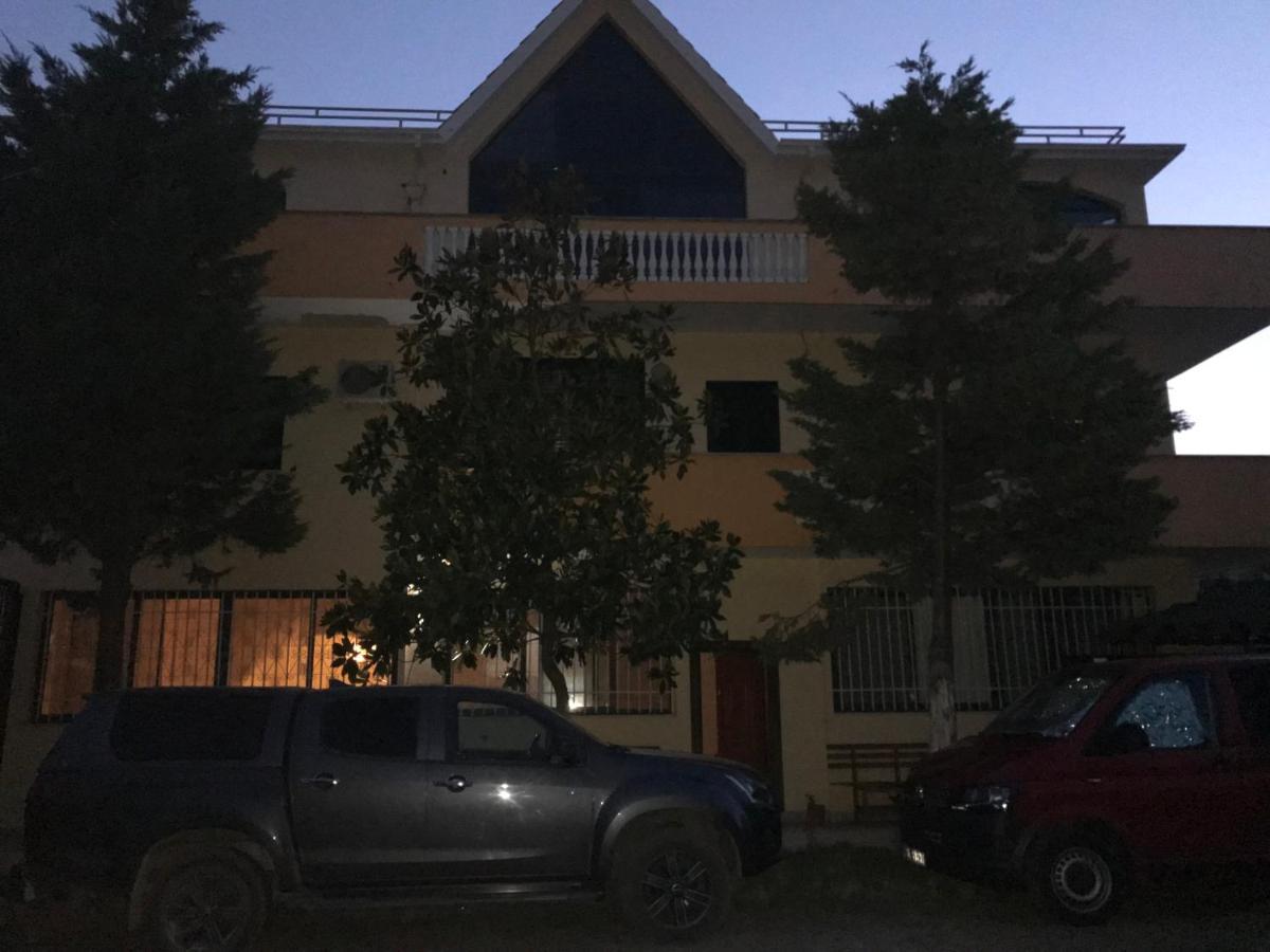 Sunrise Guest House Shkodër Dış mekan fotoğraf